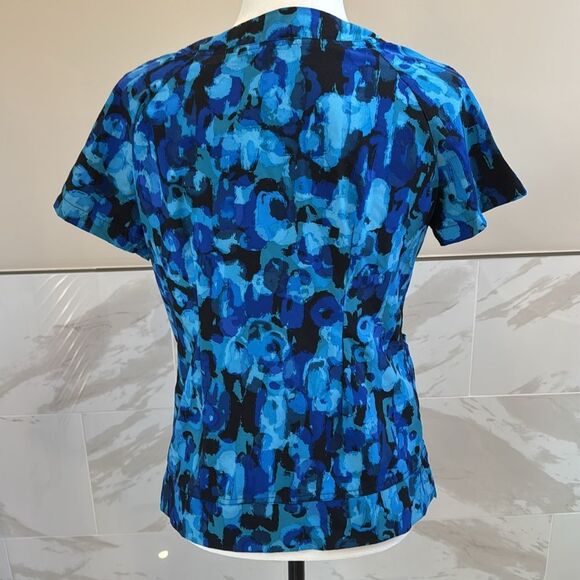 Scrubletics Women's Patterned Blue Two Tone  Short Sleeve Scrub Top Sz XS - Picture 6 of 11
